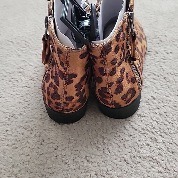 NWT Time and Tru Women's Booties - Picture 6 of 7